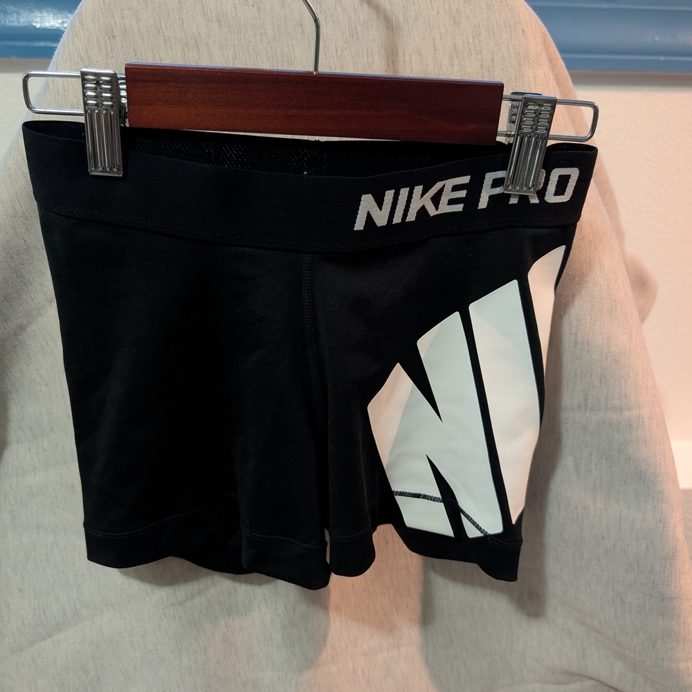 Nike Pro Women's Black and White Athletic Shorts